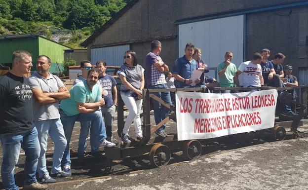 Más de 500 personas arropan a los 170 mineros de Cerredo y exigen la continuidad de Astur Leonesa