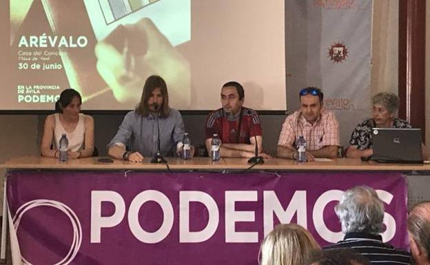 Podemos reclama la comparecencia del consejero de Educación para que explique por qué «prioriza» los conciertos educativos