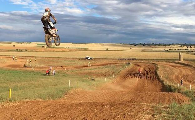 Una tarde de barro y velocidad en Los Cucharales