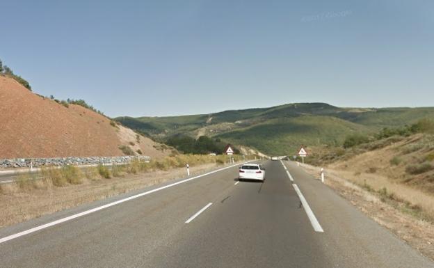 Fallece un motorista de 66 años tras sufrir un accidente en Torre del Bierzo