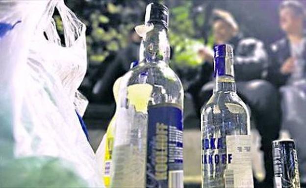 Denuncian a tres personas el fin de semana por hacer 'botellón' en Ponferrada