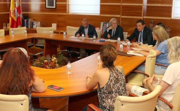 La Policía y Sanidad entran en iDental y requisan los historiales de los pacientes