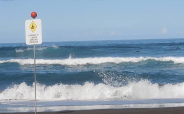 Aviso vital de la Guardia Civil: los 4 pasos para escapar de una corriente en el mar