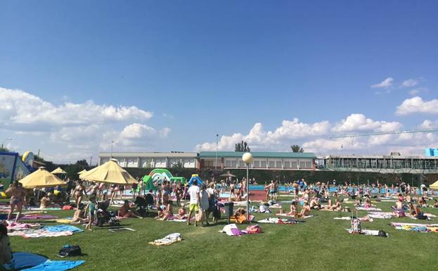 leonoticias.tv | En directo, la piscina de Villaquilambre