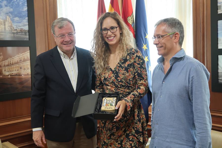 Mireya González brinda su éxito en el balonmano húngaro a León