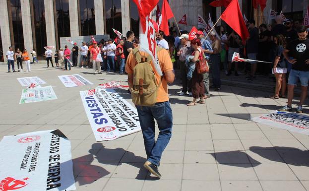 La Junta 'mueve ficha' y cita a los trabajadores de Vestas en la Fundación Anclaje