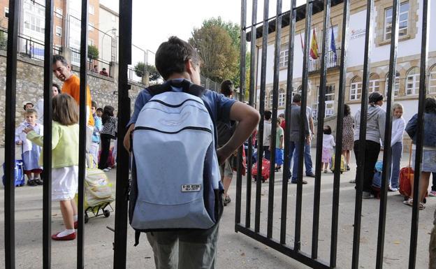 Educación invierte 5,5 millones este año en equipamiento para los centros docentes, un 23,9% más que en 2017