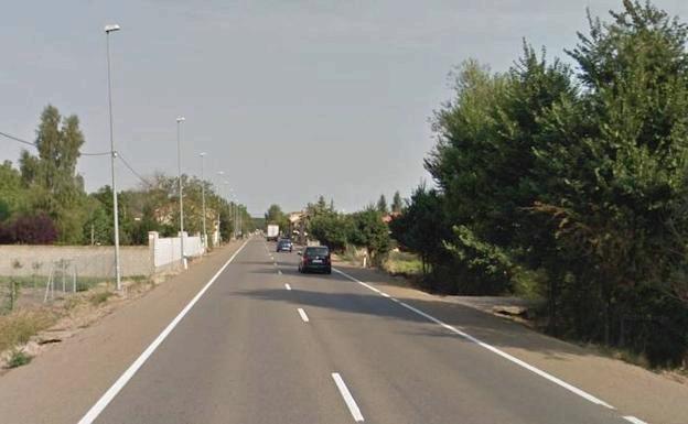 Cuatro heridos, entre ellos un menor, en una colisión de dos turismos en Villamoros de Mansilla