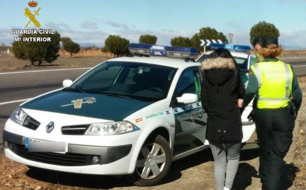 Detenidos tres leoneses de 18 y 19 años sorprendidos robando un bar en Pedrún de Torío