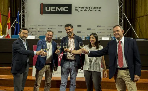 Los medios de comunicación reflejan el protagonismo del vino en Castilla y León