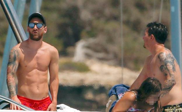 Messi, de vacaciones en Ibiza