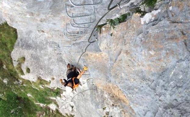 Posada de Valdeón establece una tarifa de tres euros por el uso de la Vía Ferrata