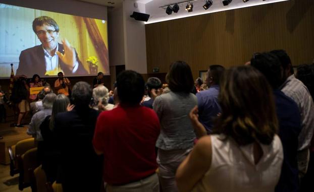 Puigdemont afirma que la decisión de Llarena «demuestra la debilidad inmensa de la causa judicial»