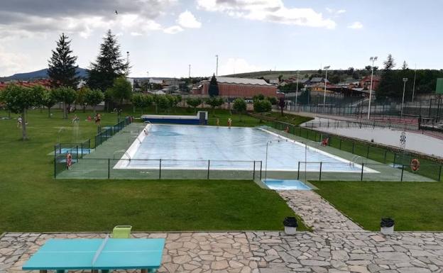 Fabero presume de piscinas