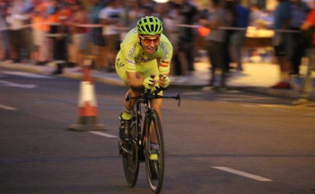 La bici reina en la noche de León