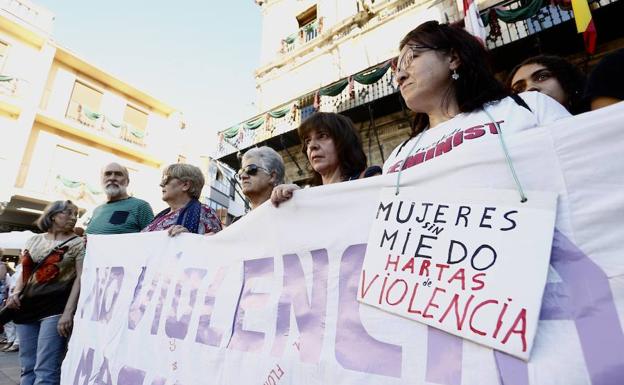 Luto y dolor en Astorga por la sinrazón de la violencia machista