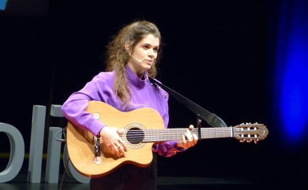 Claudia Vega: «Es precioso ser la sobrina de Antonio Vega, eso sí, no voy a reivindicarlo porque yo hago algo totalmente diferente»
