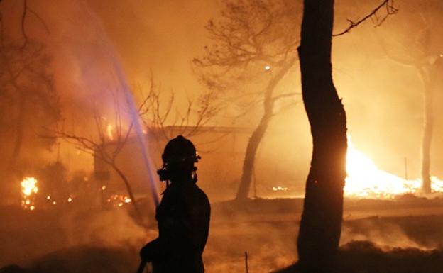 Suárez-Quiñones apela a la responsabilidad y reflexión tras la ola de incendios que vive Grecia