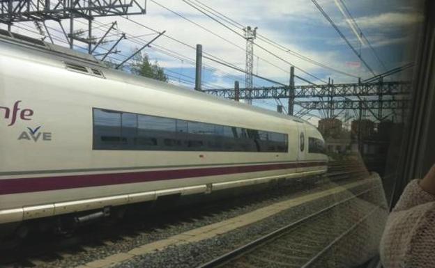 Renfe garantiza los servicios mínimos decretados por Fomento en los paros convocados por SFF-CGT