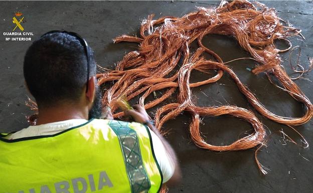 La Guardia Civil detiene a dos personas como presuntos autores de un robo de cable de cobre