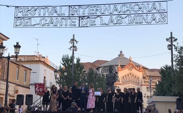 La música polifónica berciana se cuela en el Cante de las Minas