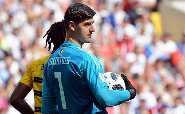 Courtois a Madrid y Kepa puede suplirle en Londres