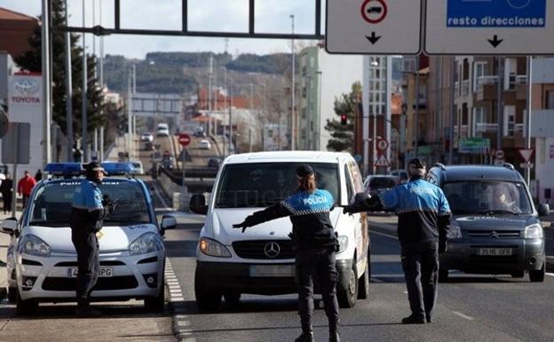 La campaña especial de vigilancia y control de furgonetas se salda con siete denuncias de 91 vehículos controlados