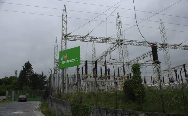 La producción industrial cae un 2% por la bajada de la energía