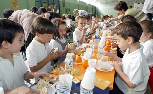 León 'sube la nota' a los comedores escolares en cuatro décimas: del 7,5 hasta el 7,9