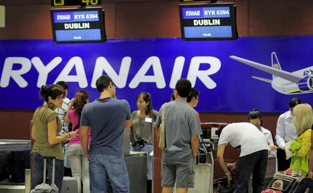 Los inversores penalizan a Ryanair con 3.200 millones por sus conflictos sociales en Europa