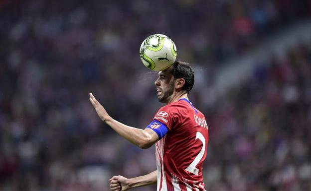 Godín, el superviviente que honra el escudo