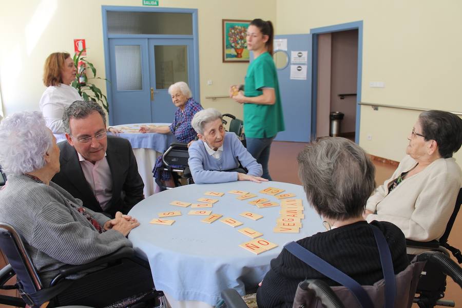 La Residencia Municipal Virgen del Camino programa 16 talleres para mantener activos a 225 mayores