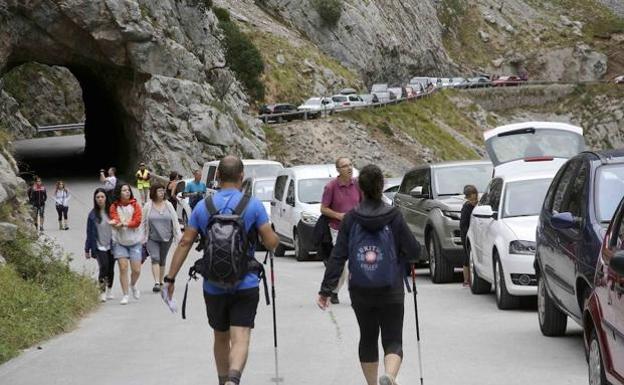 Fallece un hombre de 63 años mientras hacía la Ruta del Cares