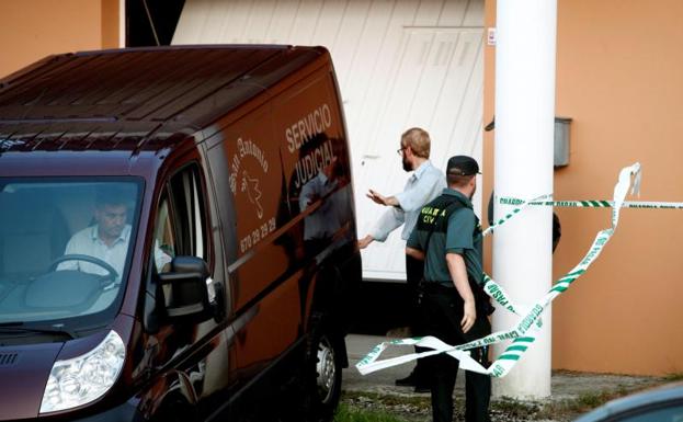 Detenido por el asesinato de su mujer de un disparo en la cabeza