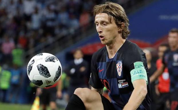 Modric y Rakitic lideran la lista de Croacia para el duelo con España