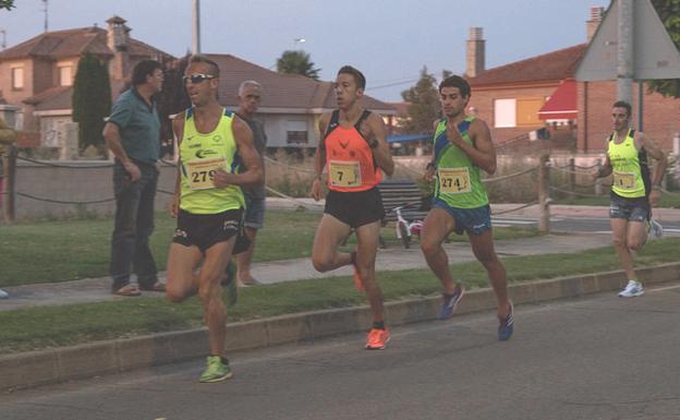 Sergio Sánchez y Joana Filipa Pereira vencen en la Legua Nocturna de Santa María