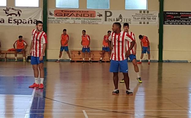 Victoria y buenas sensaciones del Atlético Bembibre FS en el arranque de la pretemporada