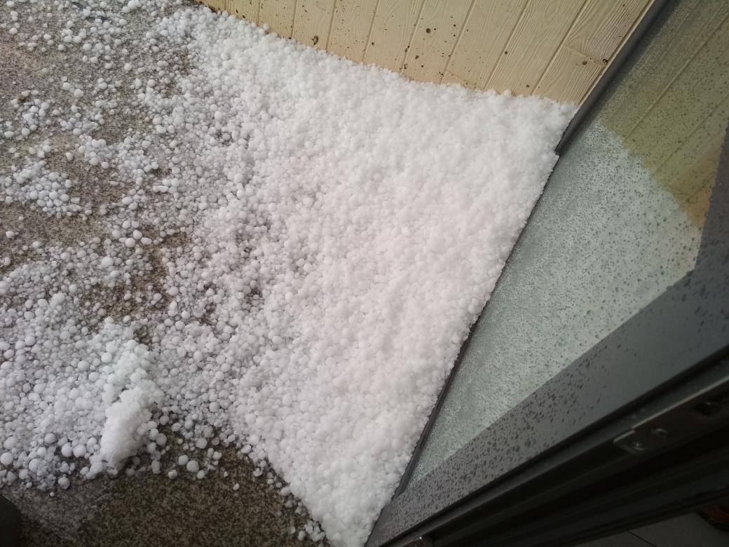 Espectacular granizada en la provincia de León