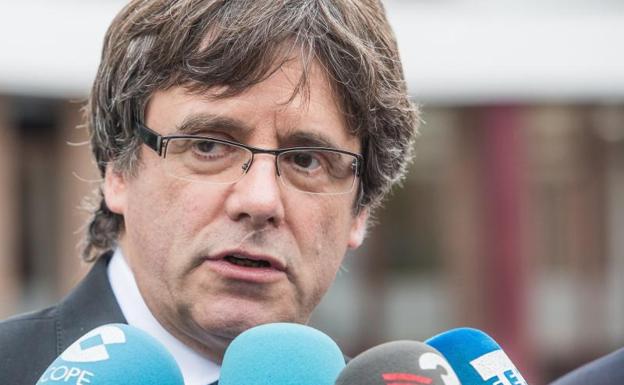 La defensa de Puigdemont incide en que el error en las palabras de Llarena fue inicial