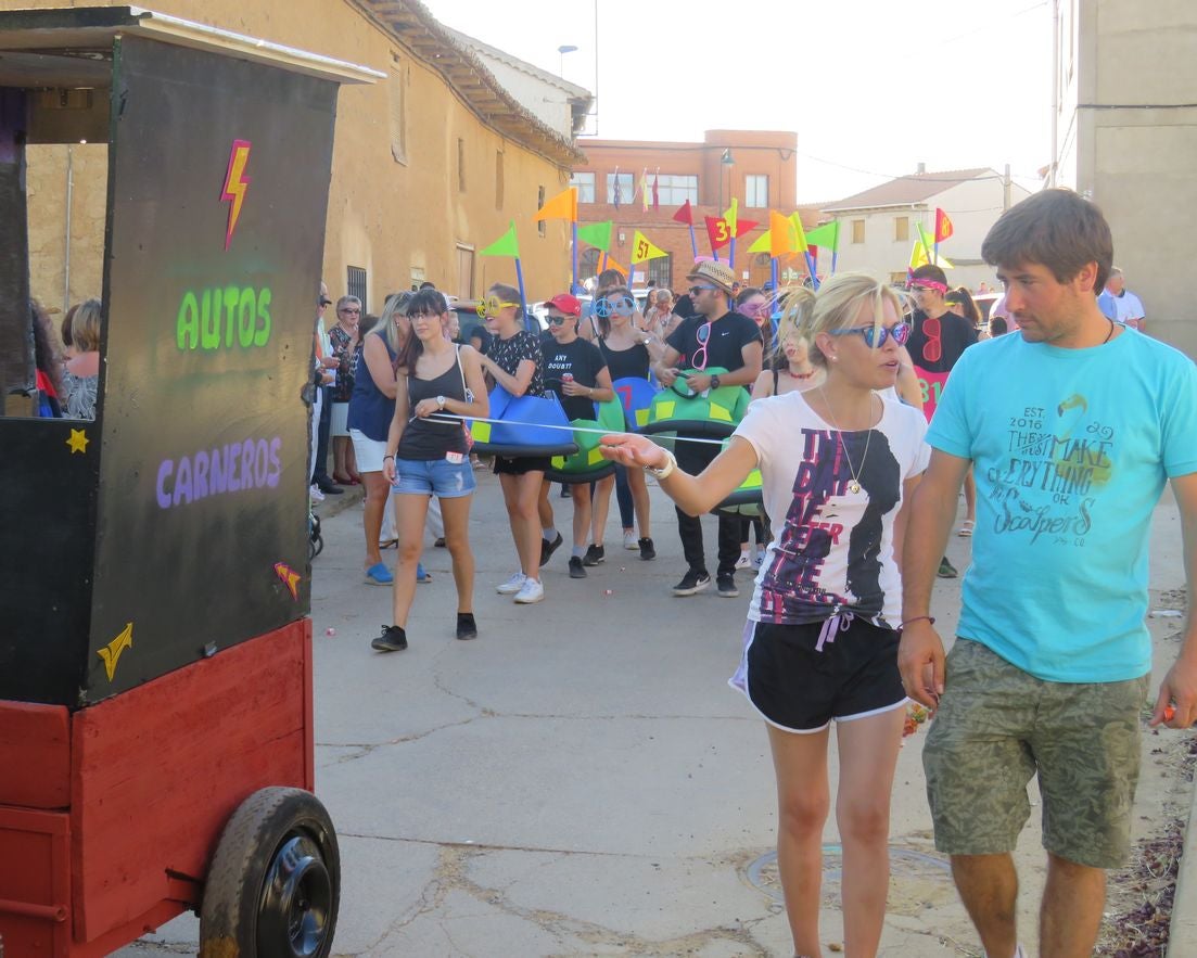 Colorido y diversión por las calles de Matadeón de los Oteros