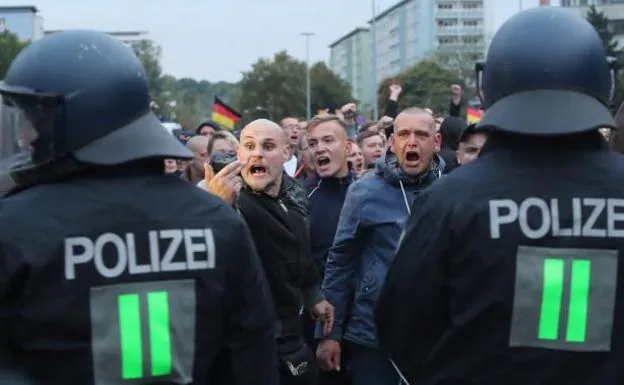 La ultraderecha alemana vuelve a exhibir su fuerza en una manifestación en Chemnitz