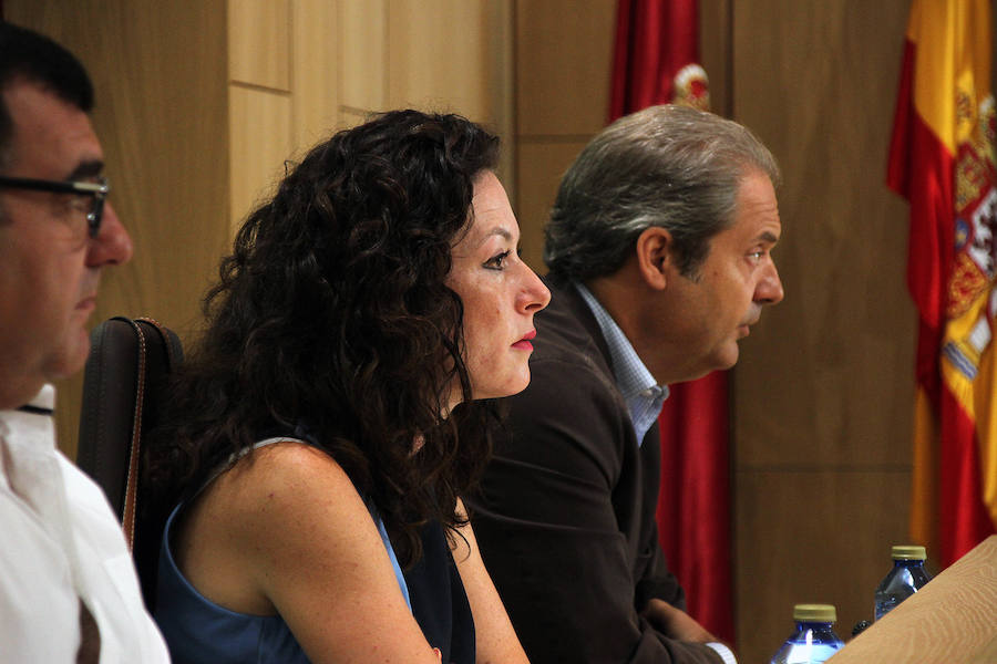 Dimite la edil Mónica Varón para 'salvar' la moción de censura contra el PP en Villaquilambre