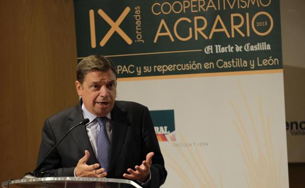 El ministro defiende que la nueva PAC ha de ser una oportunidad para unir y fortalecer el campo