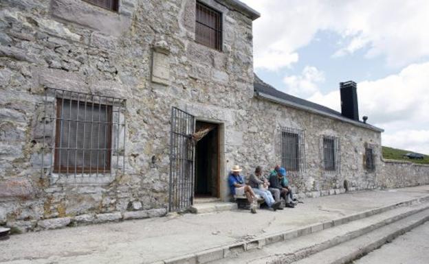 Un juzgado de León anula la licencia ambiental del Ayuntamiento de San Emiliano para la 'Casa Mieres'