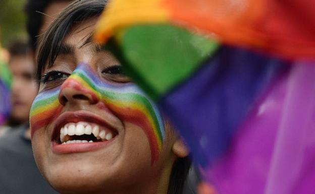 India despenaliza la homosexualidad