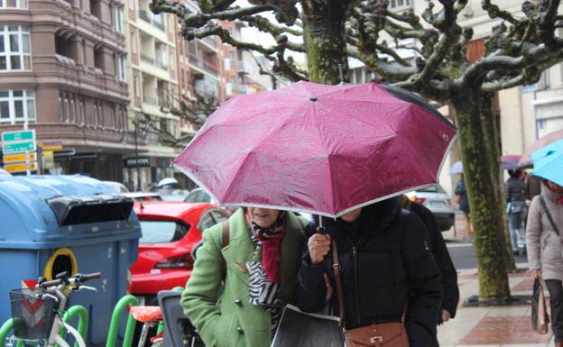 León se prepara para una tarde pasada por agua