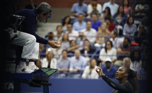 Serena, multada con 17.000 dólares por su bronca en la final del US Open