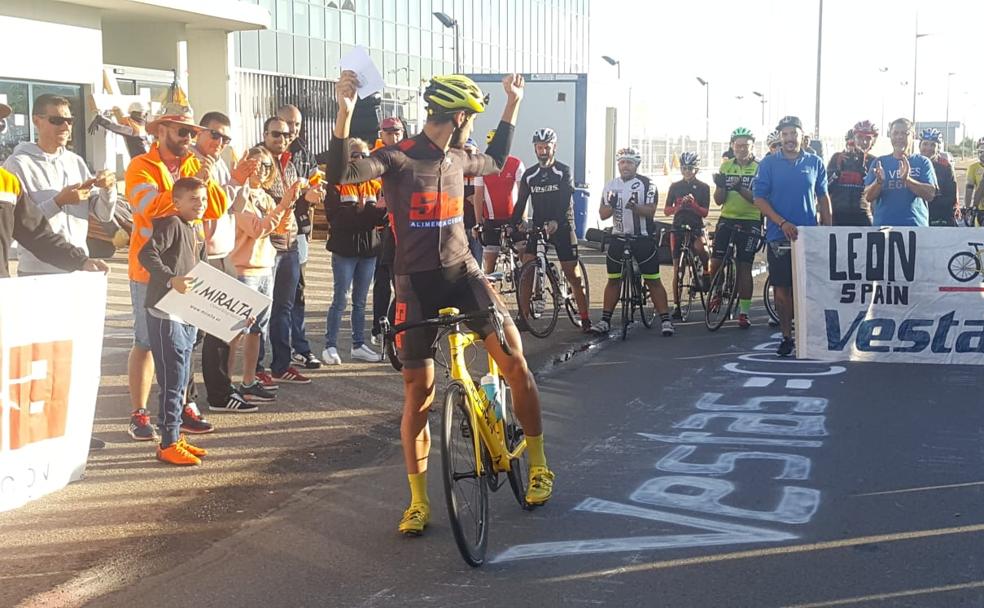 'Piru' se lleva el corazón de los trabajadores de Vestas en una carta