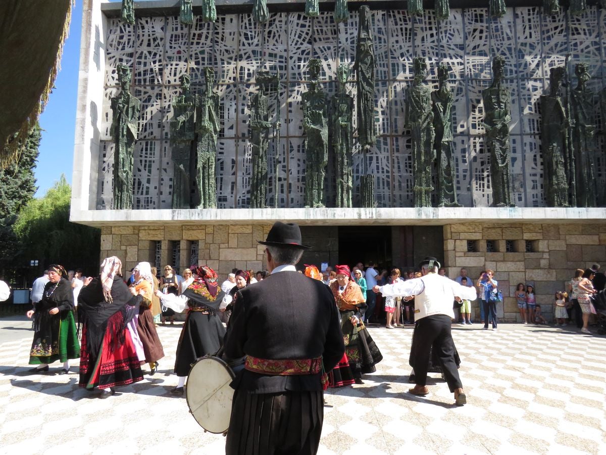 Devoción por la Patrona de los leoneses en La Virgen del Camino