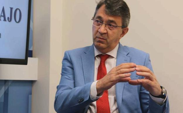 Majo, con «fuerza e ideas» pero con «más canas» para seguir en el ruedo político